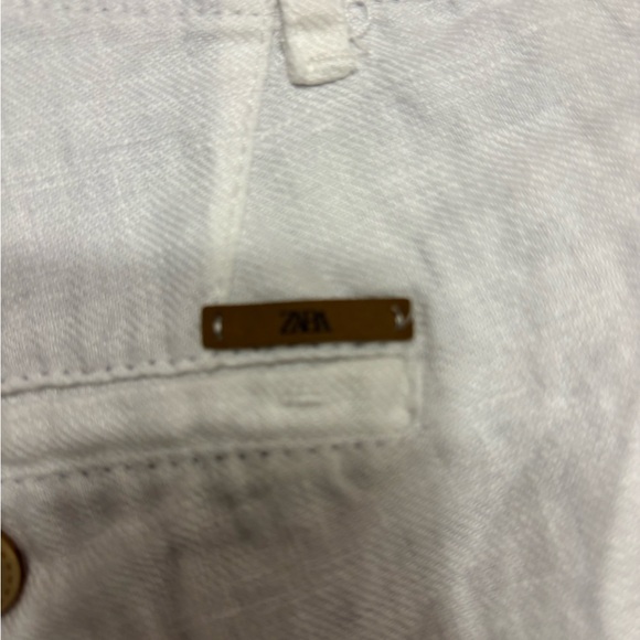 Zara Men's Cream Flat Front Shorts - Picture 8 of 13